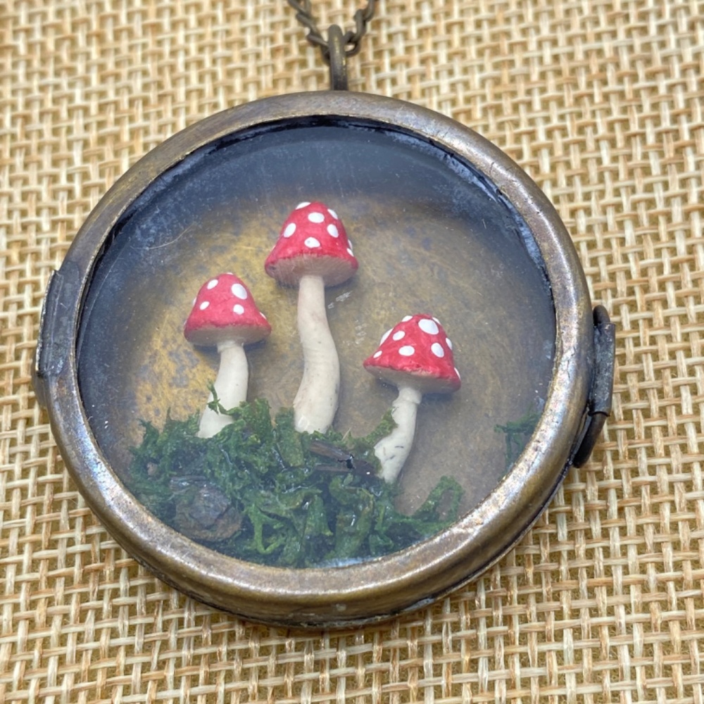Red Spotted Amanita Mushrooms Cottagecore Naturecore Necklace Fairycore Upcycled - Picture 9 of 9